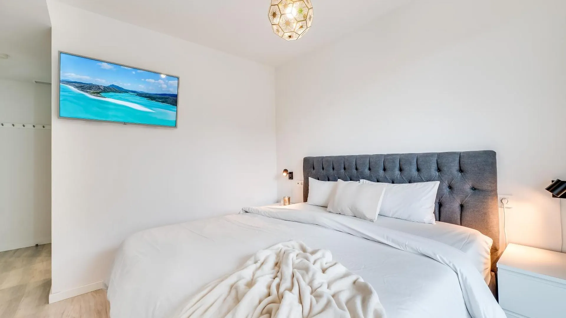 Lägenhet Elegant 2 Bdrm Minimalist Apt W Pool & Bbq Marbella
