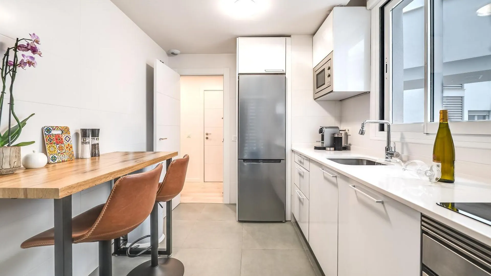 Apartment Elegant 2 Bdrm Minimalist Apt W Pool & Bbq Marbella