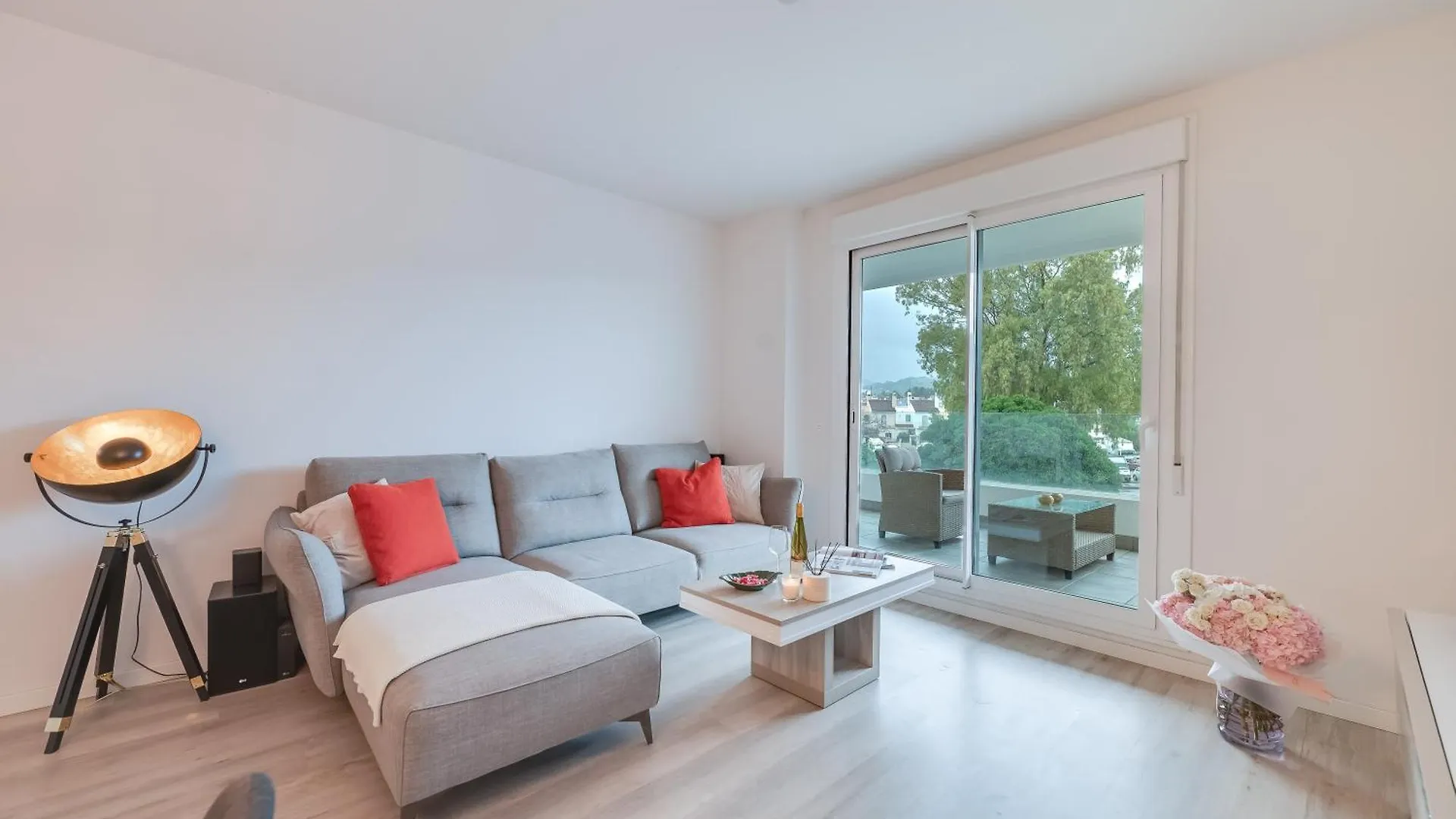 מארבלה Elegant 2 Bdrm Minimalist Apt W Pool & Bbq