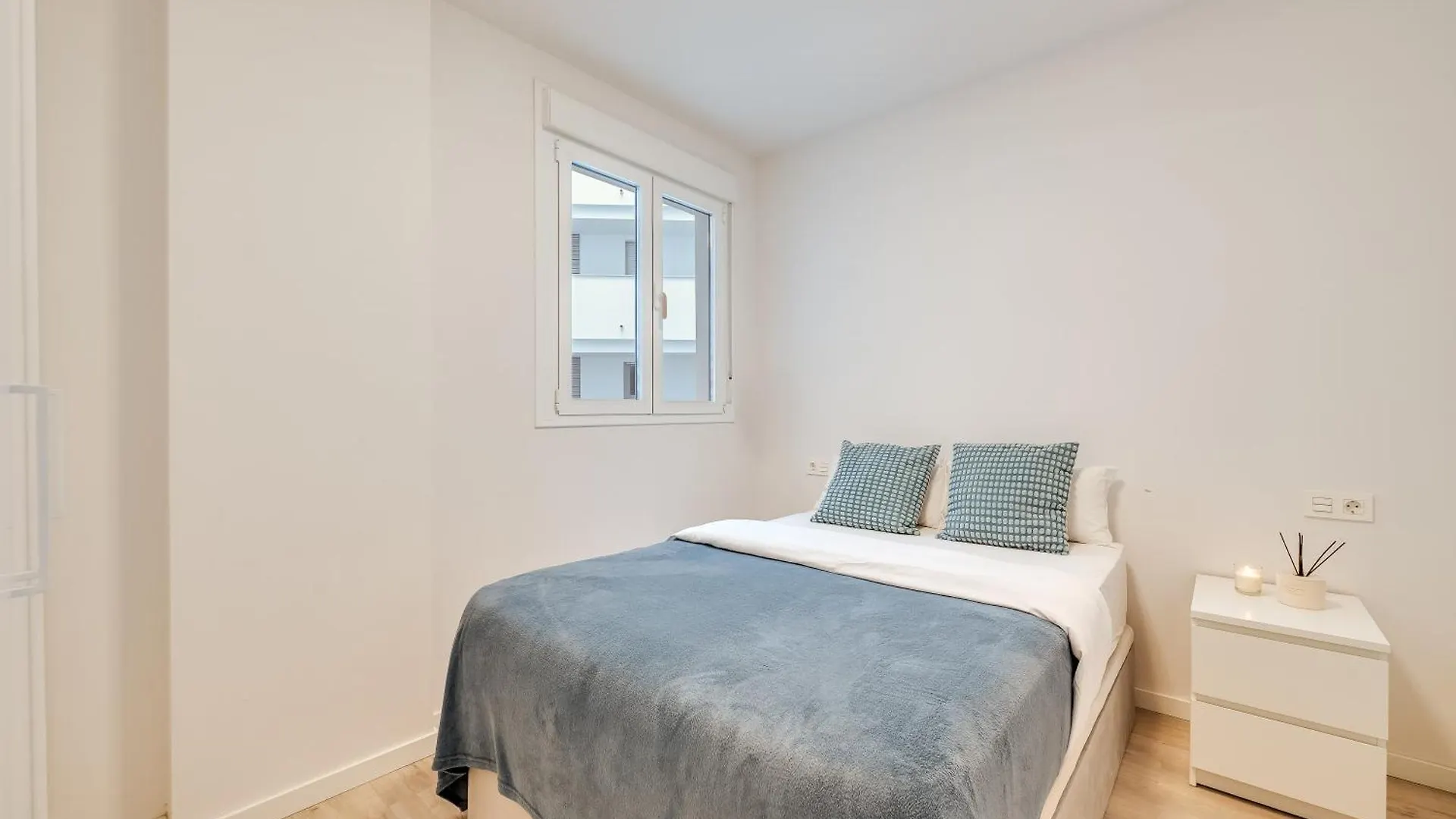 شقة Elegant 2 Bdrm Minimalist Apt W Pool & Bbq ماربيا إسبانيا